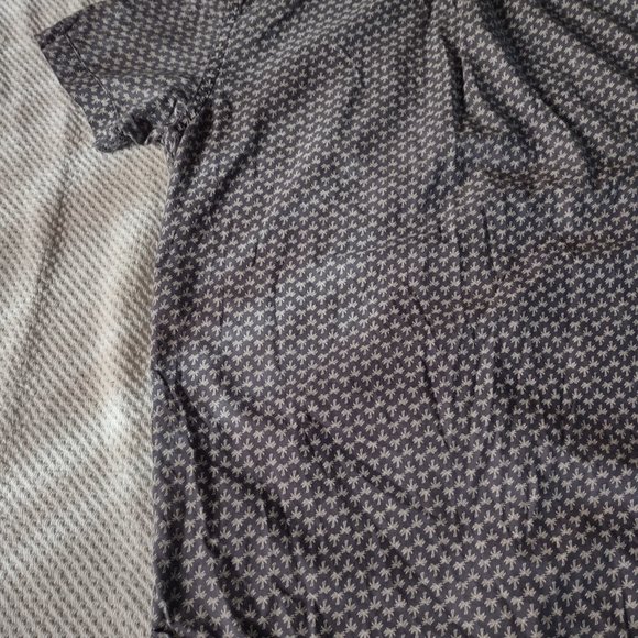 OLD NAVY SLIM FIT XL SHIRT - Picture 9 of 12